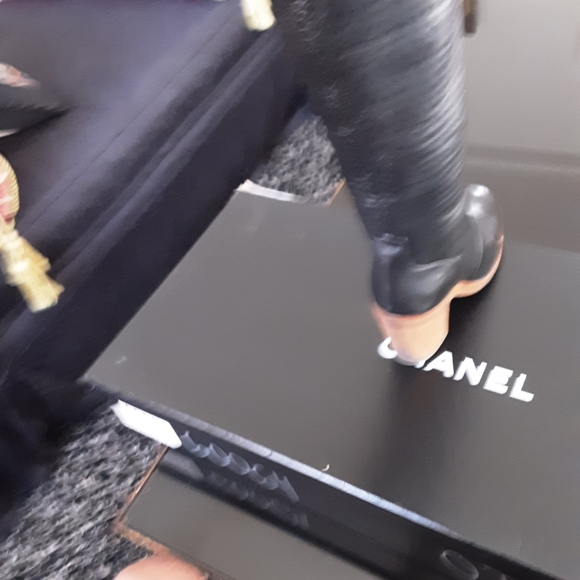 Chanel boots - Picture 4 of 10